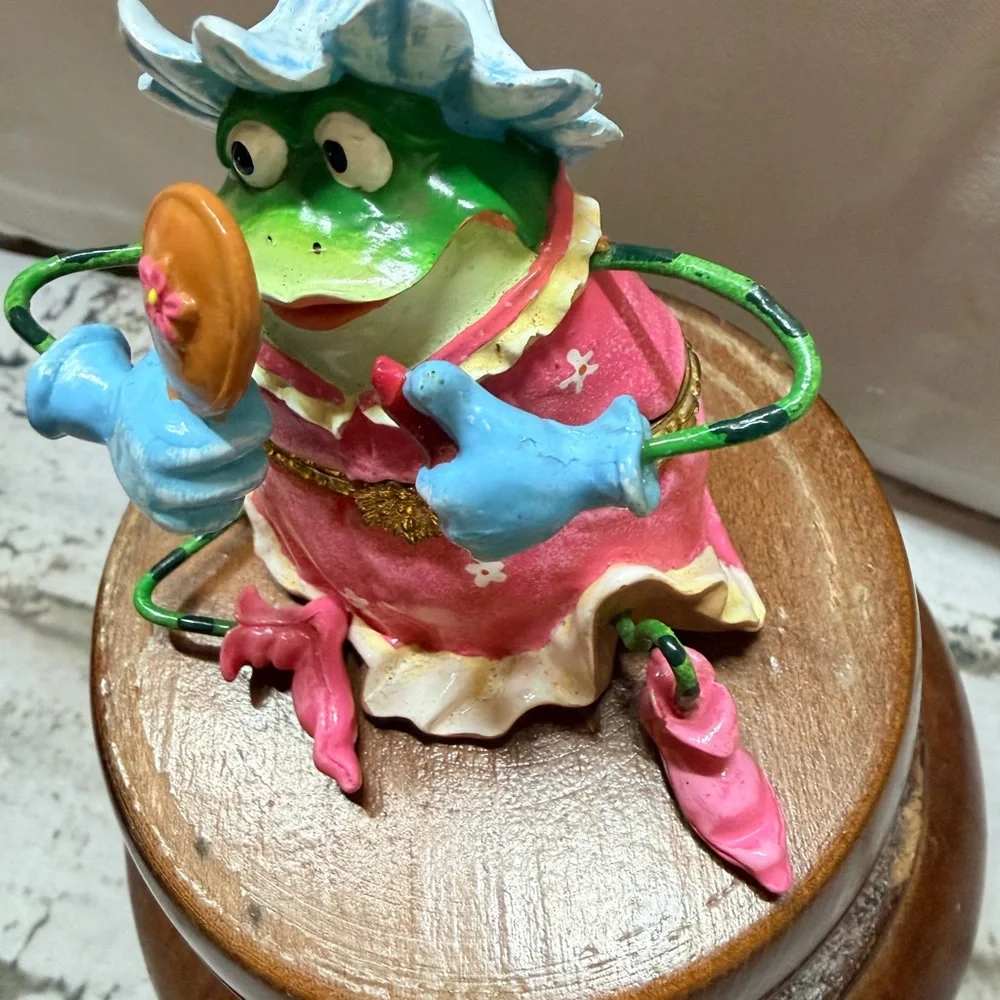 Colorful Princess‎ Frog Figurine with Hat and Mirror Trinket Box